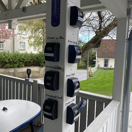 Ferienzimmer Oelhaf Zimmer In Gelb Self Check-In Mit Key-Tresore Wilhelmsdorf  Luaran gambar