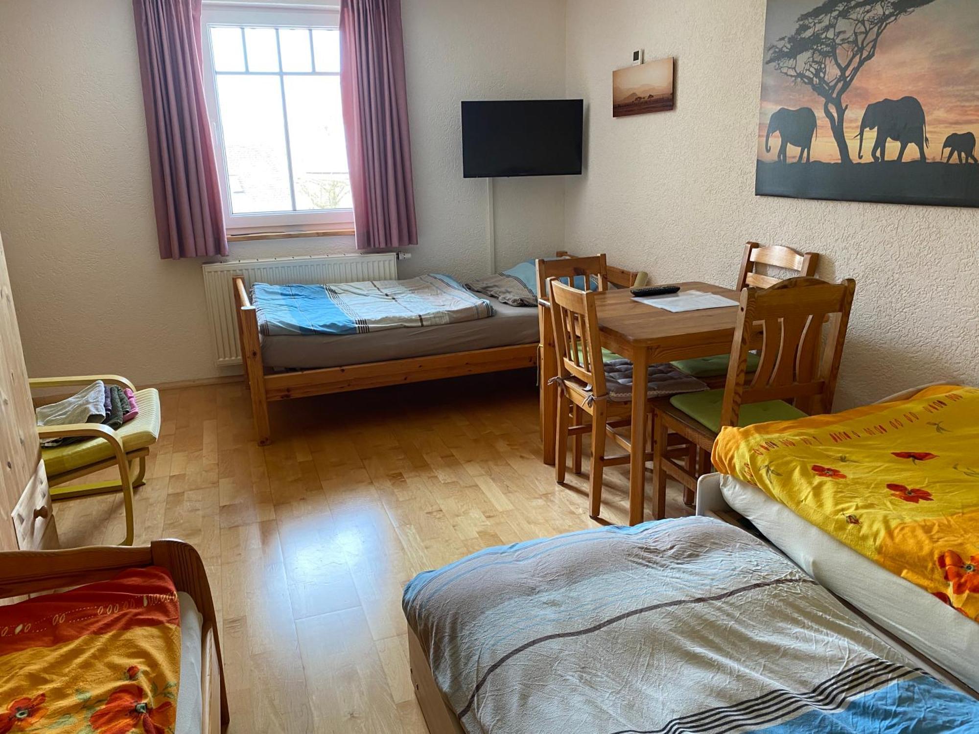 Ferienzimmer Oelhaf Zimmer In Gelb Self Check-In Mit Key-Tresore Wilhelmsdorf  Luaran gambar